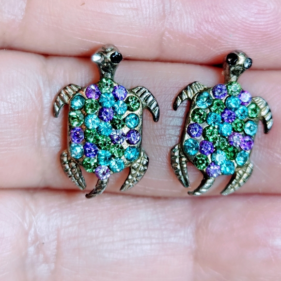 Green and Purple Iridescent Rhinestones Turtle Earrings - Picture 1 of 6